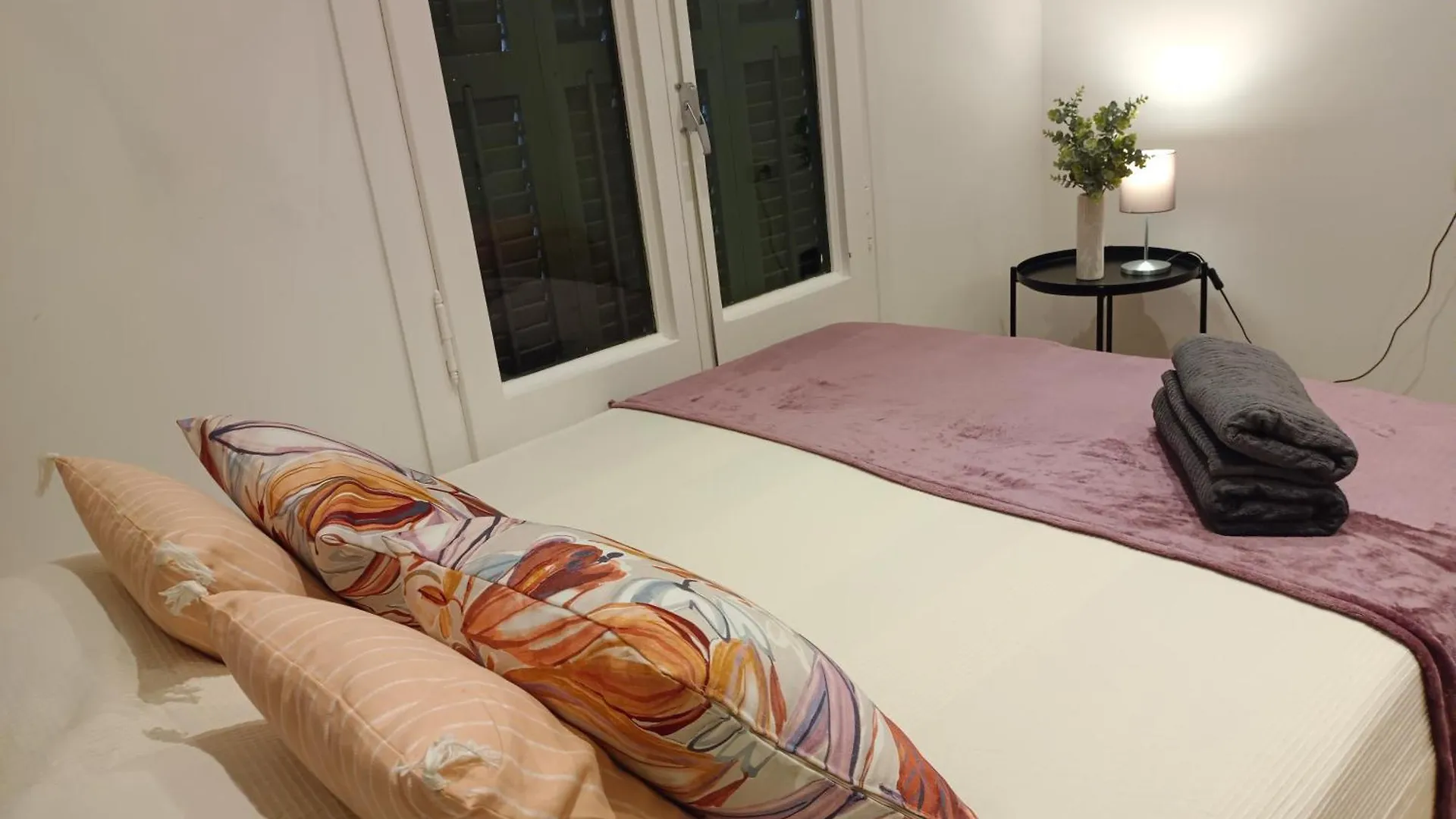 Hostel By Universitat Rooms Barcelona